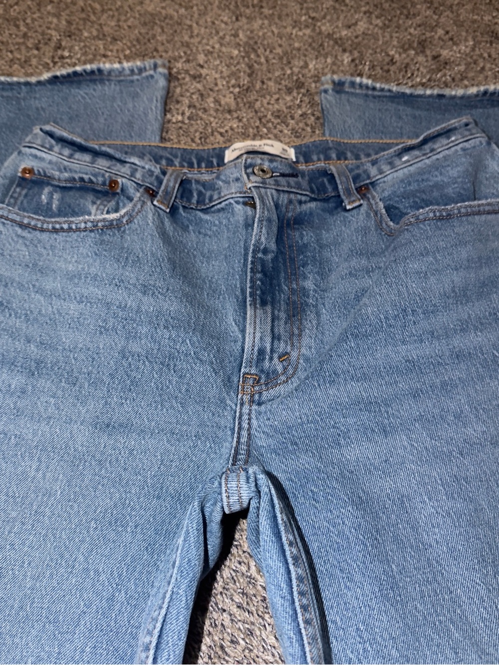 Abercrombie & Fitch Women's Flared Jeans Blue Medium Wash Denim 5-Pocket - Picture 2 of 4